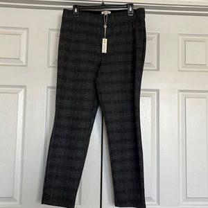 Max Studio pull on pants.